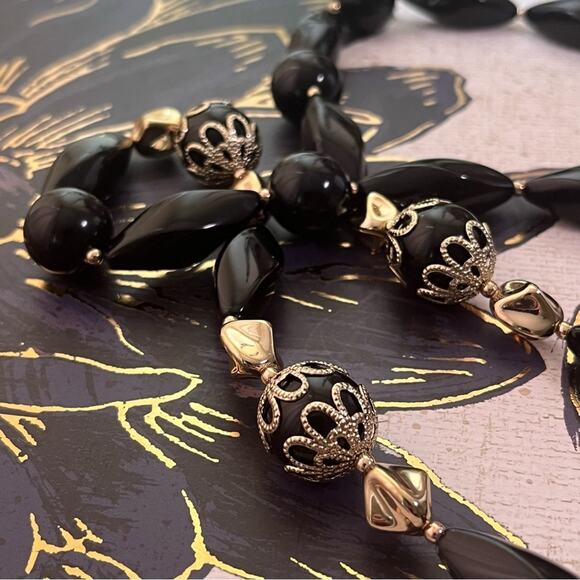Vintage NWT Long Chunky Black and Gold Acrylic Beaded Necklace C1 - Picture 5 of 11